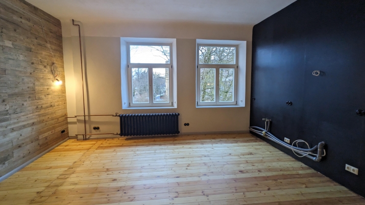 Sludinājumi. Gaumīgs studio tipa dzīvoklis pēc kapitālā remonta.  Dzīvoklī ir viesistaba (35 kvm), kas apvienota Cena: 118000 EUR Foto #2