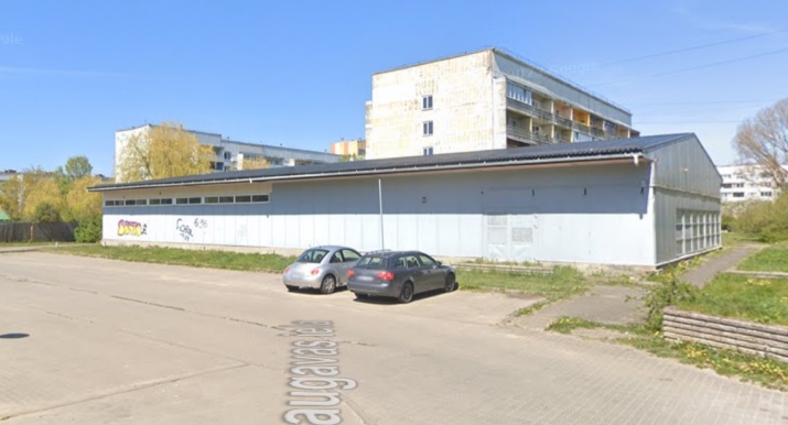 Sludinājumi. Pārdod veikala ēku Ezerkrasta rajonā.  Ēka celta 2002.gadā.  Metāla konstrukcijas, metāla jumts. Cena: 420000 EUR Foto #1