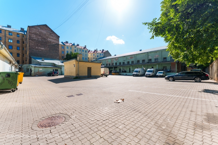 Sludinājumi. Multifunkcionāls īpašums starp Brīvības un K. Barona ielām.  Piedāvājums sastāv no:  Zeme 5408 m2 Cena: 1.36e+06 EUR Foto #5