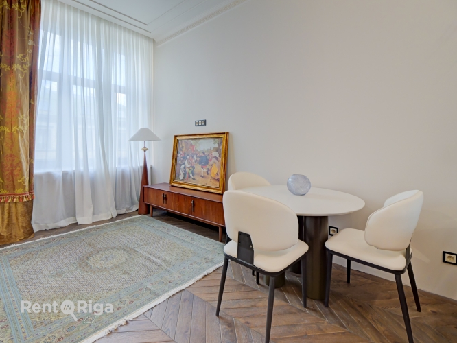 Sludinājumi. Iespējams iegādāties pilnība jaunu 3-istabu dzīvokli, Rīgas centrā.  Dzīvoklis atrodas renovētā Cena: 220000 EUR Foto #4