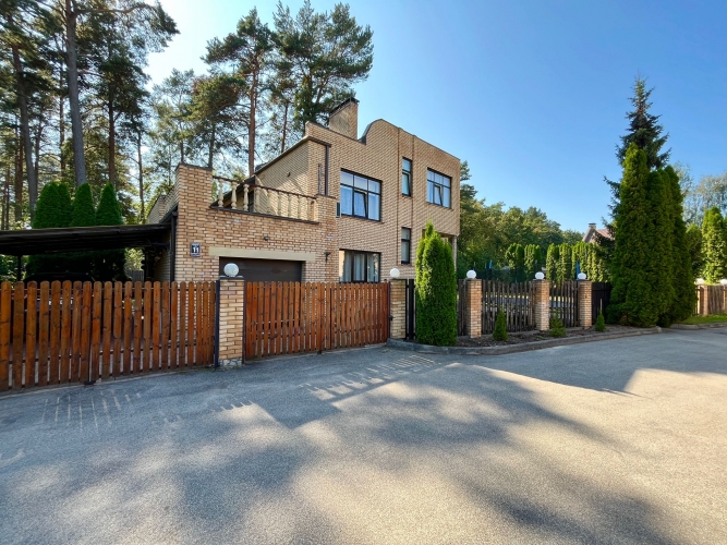 Объявление. Уютный частный дом в тихом и закрытом поселке Риги возле леса, рядом с торговым центром \'Акрополь Цена: 364900 EUR Foto #8