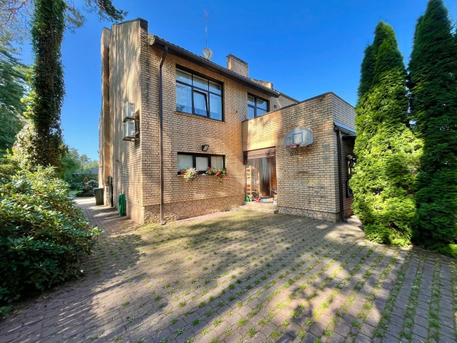 Объявление. Уютный частный дом в тихом и закрытом поселке Риги возле леса, рядом с торговым центром \'Акрополь Цена: 364900 EUR Foto #7