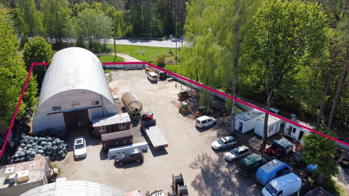 Sludinājumi. Pārdod: Zemi un 2 Angārus  Īpašuma Detaļas: + Kopējā zemes platība: ~5000 m + Noliktava A platība: Cena: 449000 EUR Foto #9