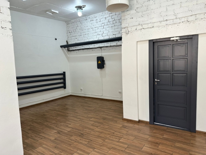 Sludinājumi. Iznomā autoservisu Dreiliņos!  Platība: 349.3 m   + boksi ar pacēlājiem  + paceļamie vārti   + Cena: 2300 EUR/mēn Foto #8