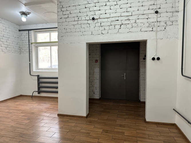 Sludinājumi. Iznomā autoservisu Dreiliņos!  Platība: 349.3 m   + boksi ar pacēlājiem  + paceļamie vārti   + Cena: 2300 EUR/mēn Foto #7