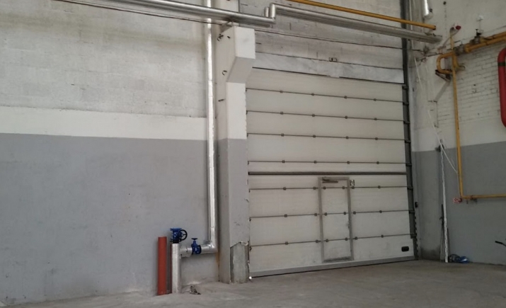 Sludinājumi. Ražošanas/noliktavas telpas Jelgavā.   + 1. stāvs; + Divi paaceļamie vārti 4x4.5m; + Gludas betona Cena: 11136 EUR/mēn Foto #4