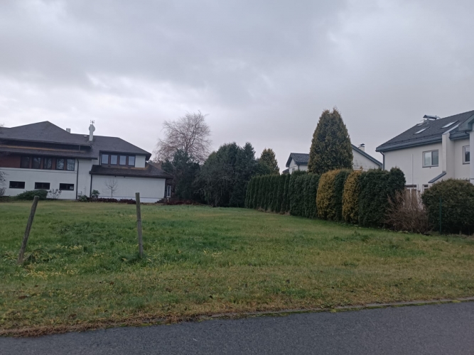 Sludinājumi. Piedāvājumā lielisks zemesgabals slēgtā ciematā Mežaparkā blakus Ķīšezeram un Mežaparka kultūras un Cena: 118000 EUR Foto #4