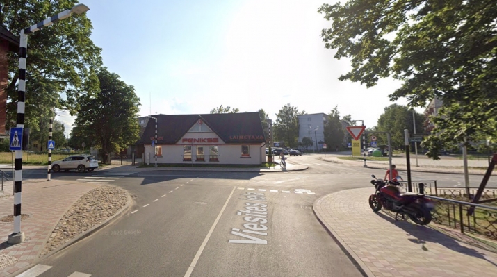 Sludinājumi. Pārdod komercīpašumu Jekabpilī.  Īpašums sastāv no divām ēkā 234 m2 un 131 m2; Zemes gabas 1363 m2 Cena: 150000 EUR Foto #4