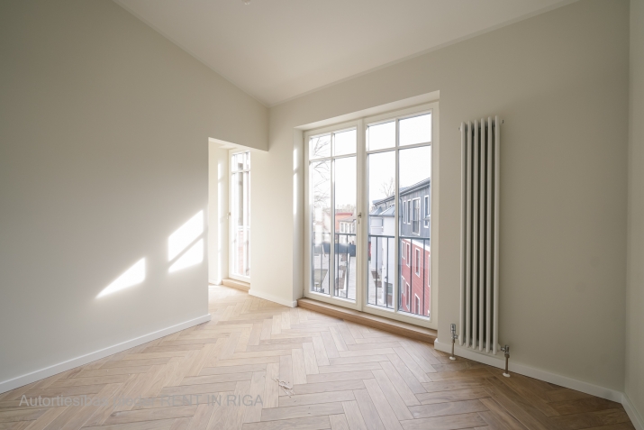 Sludinājumi. Pārdošanā 3 istabu dzīvoklis šarmantajā Āgenskalnā!   Rīgas koka arhitektūras pērle  dzīvojamā ēka Cena: 203290 EUR Foto #1