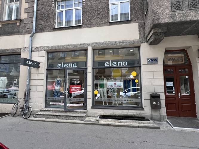 Sludinājumi. Piedāvājumā tirdzniecības telpas pašā Rīgas centrā!  Telpas ir ļoti labā tehniskā un vizuālā Cena: 5000 EUR/mēn Foto #1