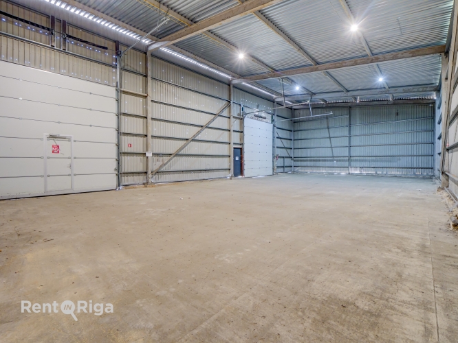 Sludinājumi. Ilgtermiņa nomai tiek piedāvātas neapkurināmas, sausas noliktava telpas Ganību dambī 25D.  + Telpas Cena: 648 EUR/mēn Foto #1