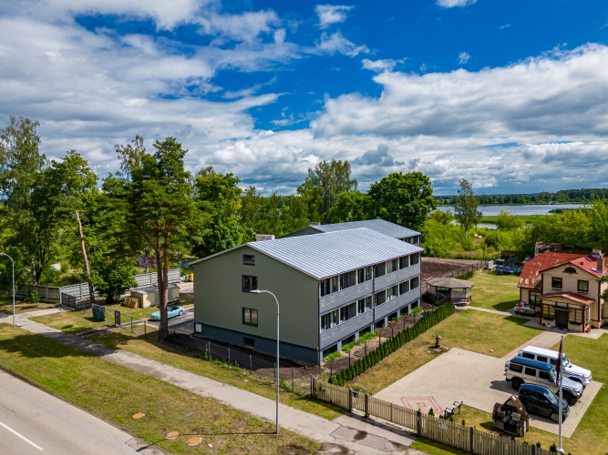Sludinājumi. Piedāvājam pārdošanai dzīvokļus pilnībā atjaunotā mājā gleznainā vietā pie upes Dubultos.  Cena: 94850 EUR Foto #5