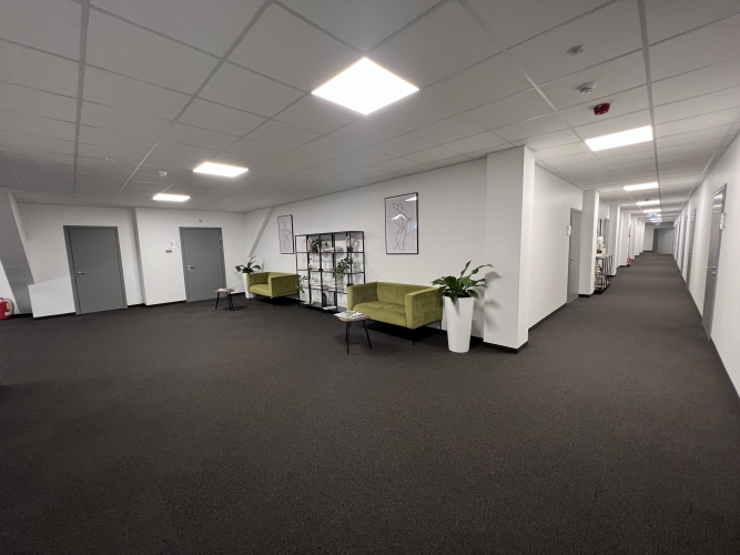 Объявление. Наличие лечебных или медицинских учреждений на территории ВЭФ.  Сразу после капитального ремонта.  Цена: 1760 EUR/мес. Foto #4