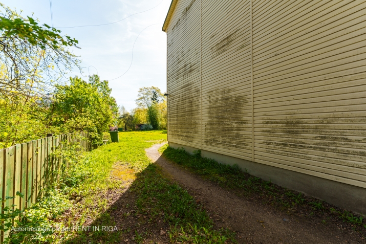 Sludinājumi. Pārdod plašu namīpašumu ar zemes gabalu.  Mazstāvu dzīvojamās apbūves teritorija (DzM3)   Cena: 245000 EUR Foto #7
