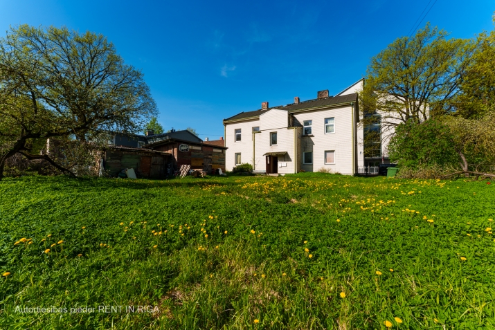 Sludinājumi. Pārdod plašu namīpašumu ar zemes gabalu.  Mazstāvu dzīvojamās apbūves teritorija (DzM3)   Cena: 245000 EUR Foto #4