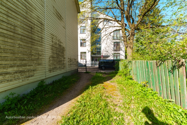 Sludinājumi. Pārdod plašu namīpašumu ar zemes gabalu.  Mazstāvu dzīvojamās apbūves teritorija (DzM3)   Cena: 245000 EUR Foto #8