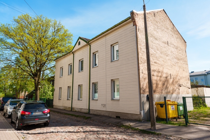 Sludinājumi. Pārdod plašu namīpašumu ar zemes gabalu.  Mazstāvu dzīvojamās apbūves teritorija (DzM3)   Cena: 245000 EUR Foto #1