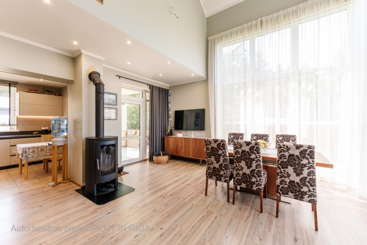 Объявление. Продается частный дом в поселке Mežārēs, Бишулеяс-  Это отличная возможность осуществить мечту о Цена: 310000 EUR Foto #1