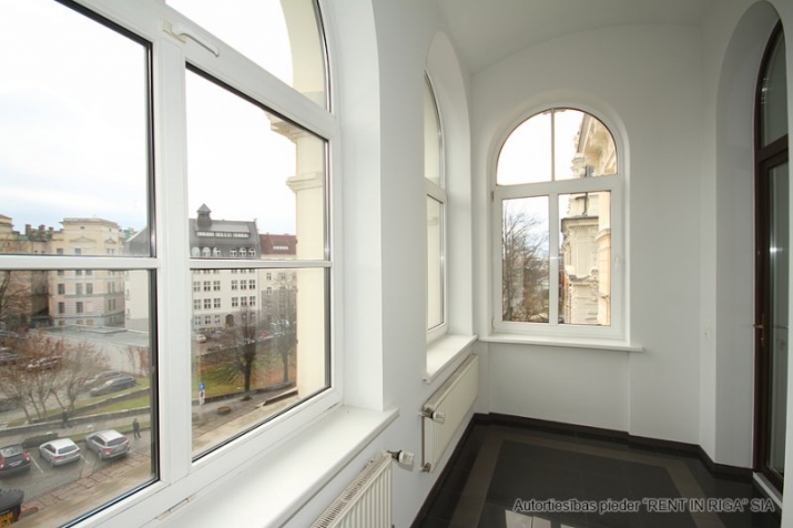 Объявление. Помещения для посольства на красивой улице Элизабетес.  + Доступна отдельная лестничная клетка для Цена: 7200 EUR/мес. Foto #6