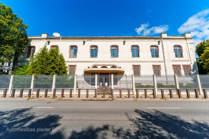 Sludinājumi. Nomai pieejams reprezentabls namīpašums pašā Rīgas sirdī ar skatu uz Bastejkalnu!  Atsevišķi Cena: 35000 EUR/mēn Foto #1