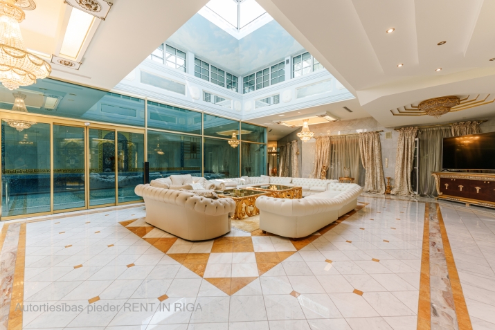 Объявление. Элегантный частный дом в Дарзциемсе  спокойный жилой район.  Частный дом общей площадью 1384 м2 на Цена: 670000 EUR Foto #3