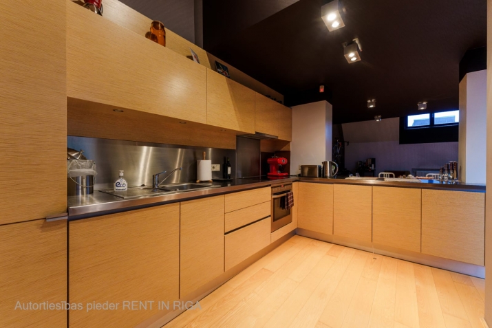 Sludinājumi. Tiek pārdots penthouse tipa dzīvoklis vēstniecību rajonā - Klusajā centrā. Divstāvu dzīvoklis (5. Cena: 625573 EUR Foto #8