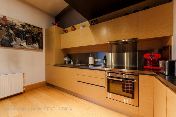 Sludinājumi. Tiek pārdots penthouse tipa dzīvoklis vēstniecību rajonā - Klusajā centrā. Divstāvu dzīvoklis (5. Cena: 625573 EUR Foto #9