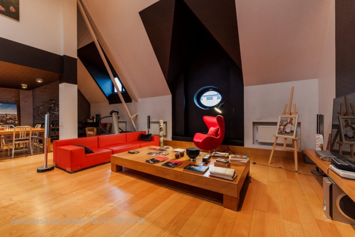 Sludinājumi. Tiek pārdots penthouse tipa dzīvoklis vēstniecību rajonā - Klusajā centrā. Divstāvu dzīvoklis (5. Cena: 625573 EUR Foto #2