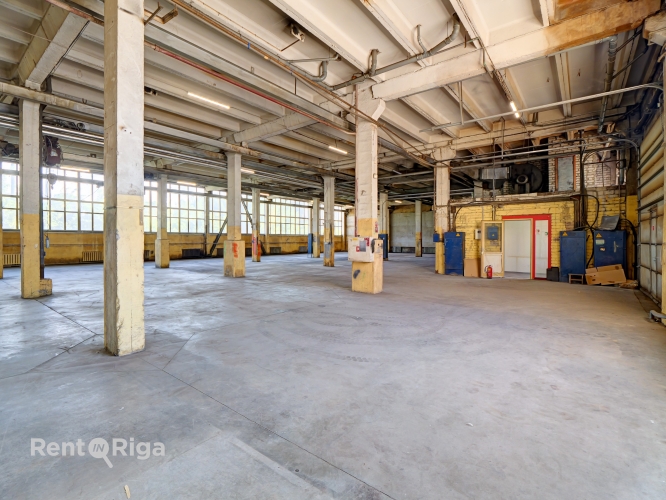 Sludinājumi. Ražošanas telpas ar apkuri.  Šobrīd telpās atrodas metālapstrādes cehs. - 2 telferi ar 1.5 t Cena: 2800 EUR/mēn Foto #1