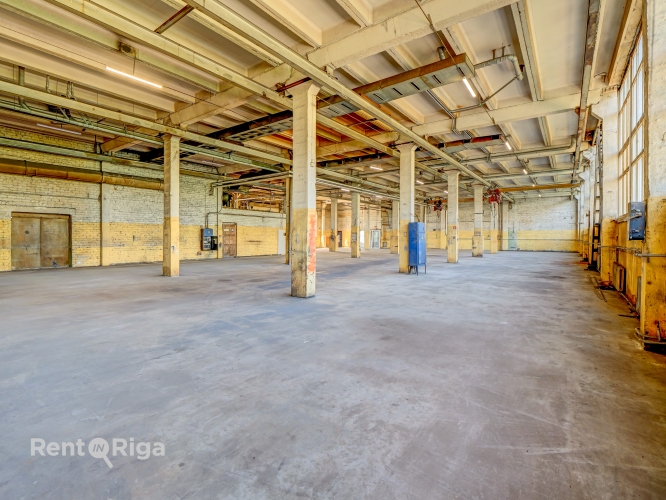 Sludinājumi. Ražošanas telpas ar apkuri.  Šobrīd telpās atrodas metālapstrādes cehs. - 2 telferi ar 1.5 t Cena: 2800 EUR/mēn Foto #4