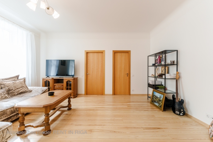 Sludinājumi. Pārdošanā pilnībā mēbelēts, 2 istabu dzīvoklis, kas izvietots Rīgas klusajā centrā, Vīlandes ielā. Cena: 189000 EUR Foto #3