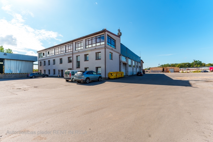 Sludinājumi. Iznomā Angāru Ilzenes ielā 18  + platība - 900m2; + Nomas cena - 2.75 EUR/m2; + Vārtu augustums - Cena: 2475 EUR/mēn Foto #8