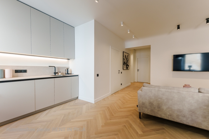 Sludinājumi. Tiek pārdots 2024. gada vasarā pilnībā renovēts 3 istabu dzīvoklis Klusajā centrā, Elizabetes ielā Cena: 212000 EUR Foto #5