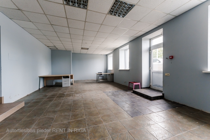 Объявление. 3 месяца бесплатной аренды коммерческого помещения!  Подходит для разных видов бизнеса.  Цена: 450 EUR/мес. Foto #1