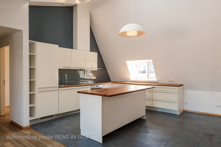 Sludinājumi. Valdemāra Rezidence ir īpaša jūgendstila ēka, ar aizraujošu un bagātu vēsturi. Ēka atjaunota tās Cena: 525000 EUR Foto #4