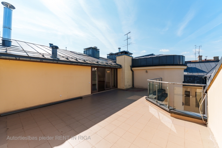 Sludinājumi. Valdemāra Rezidence ir īpaša jūgendstila ēka, ar aizraujošu un bagātu vēsturi. Ēka atjaunota tās Cena: 525000 EUR Foto #9