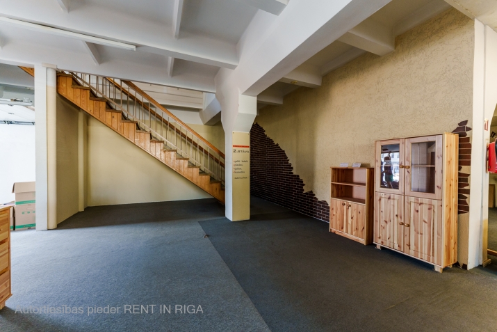 Sludinājumi. Iznomā telpas ērti piebraucama vietā.  No ielas pārredzams objekts ar plašiem logiem.   1.stāva Cena: 4623 EUR/mēn Foto #8