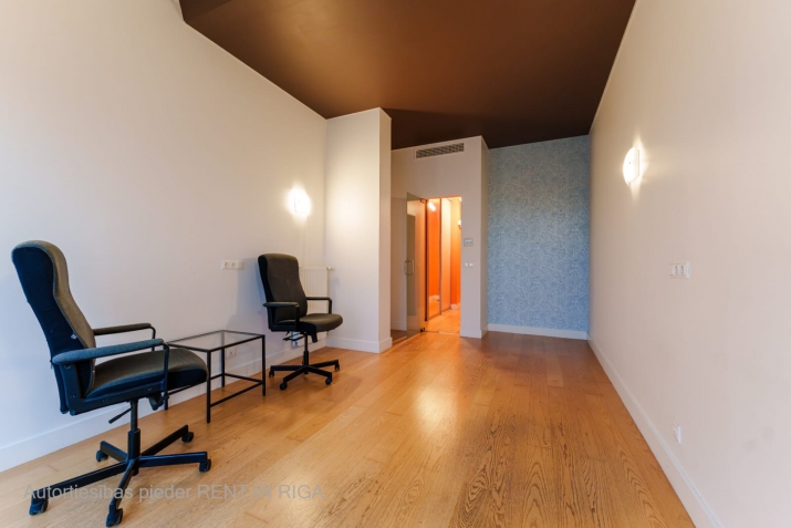 Sludinājumi. Pārdod 2 istabu dzīvokli ar kopējo platību 82,8 m (iekštelpu platība 65,3 m, terase 17,5 m). No Cena: 259700 EUR Foto #9