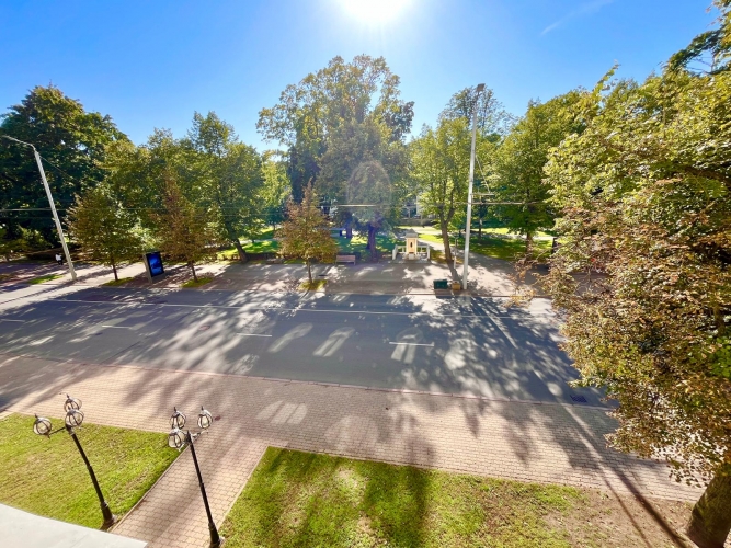 Sludinājumi. Reprezentabls dzīvoklis pašā pilsētas centrā ar skatu uz parku. No 2 istabu logiem paveras skats uz Cena: 386500 EUR Foto #6