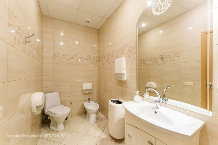 Sludinājumi. Piedāvājumā biroja telpas Rankas ielā 13!  Šajā piedāvājumā ir daļa no biroja, telpas ir Cena: 660 EUR/mēn Foto #8