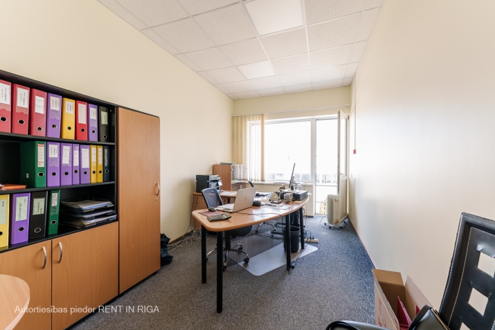 Sludinājumi. Piedāvājumā biroja telpas Rankas ielā 13!  Šajā piedāvājumā ir daļa no biroja, telpas ir Cena: 660 EUR/mēn Foto #3