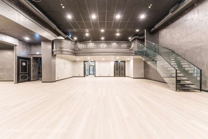 Sludinājumi. Ekskluzīvas kluba telpas Centrā!  Šobrīd telpas nomā nakts klubs. Nomas līgums līdz 2029.gadam ar Cena: 3.5e+06 EUR Foto #1