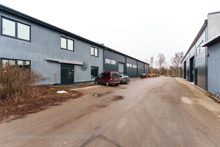 Sludinājumi. Nomai pieejams multifunkcionālas noliktavas, ražošanas vai remzonas telpas.  + Telpas tiek Cena: 4560 EUR/mēn Foto #8