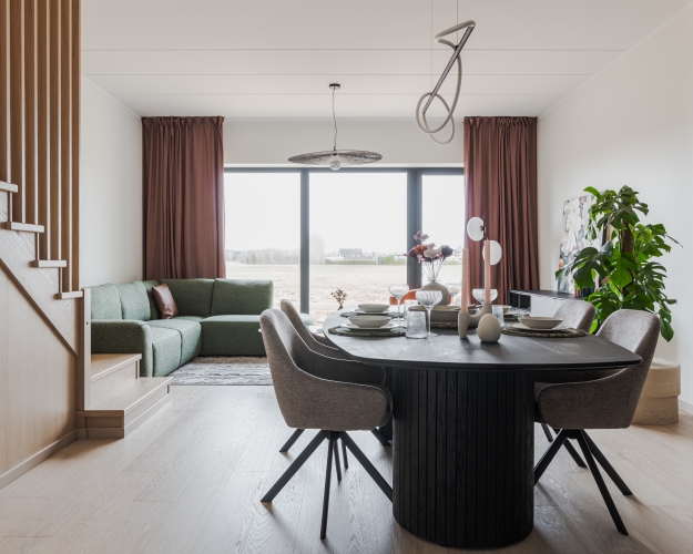 Sludinājumi. Ādaži - lieliska vieta, kur dzīvot. Visās nozīmēs.  Pārdošanā 2 stāvu rindu māja ar iekšējo platību Cena: 239900 EUR Foto #3