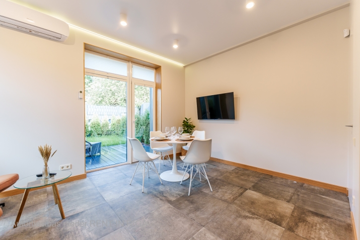 Sludinājumi. Sava mājiņa ar zaļo zonu Grīziņkalnā!  Piedāvājam īrei pilnībā mēbelētu, jaunu un modernu kotedžu Cena: 1100 EUR/mēn Foto #4