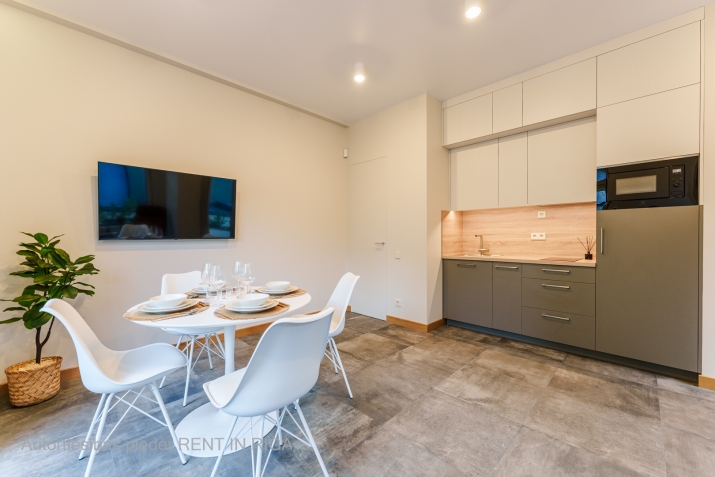 Sludinājumi. Sava mājiņa ar zaļo zonu Grīziņkalnā!  Piedāvājam īrei pilnībā mēbelētu, jaunu un modernu kotedžu Cena: 1100 EUR/mēn Foto #7