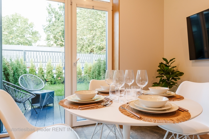 Sludinājumi. Sava mājiņa ar zaļo zonu Grīziņkalnā!  Piedāvājam īrei pilnībā mēbelētu, jaunu un modernu kotedžu Cena: 1100 EUR/mēn Foto #5