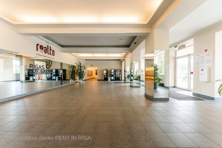 Объявление. Iznomā biroja telpas Šmerlī, \'Rīgas kinostudija\' ēkā, 2. stāvā. Platība sastāv no vienas telpas. Цена: 234 EUR/мес. Foto #7