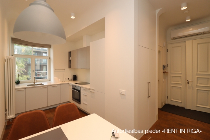 Sludinājumi. Tiek pārdots gaišs, plašs divu istabu dzīvoklis jaunajā projektā J5.   Augstvērīgs remonts un Cena: 260000 EUR Foto #7