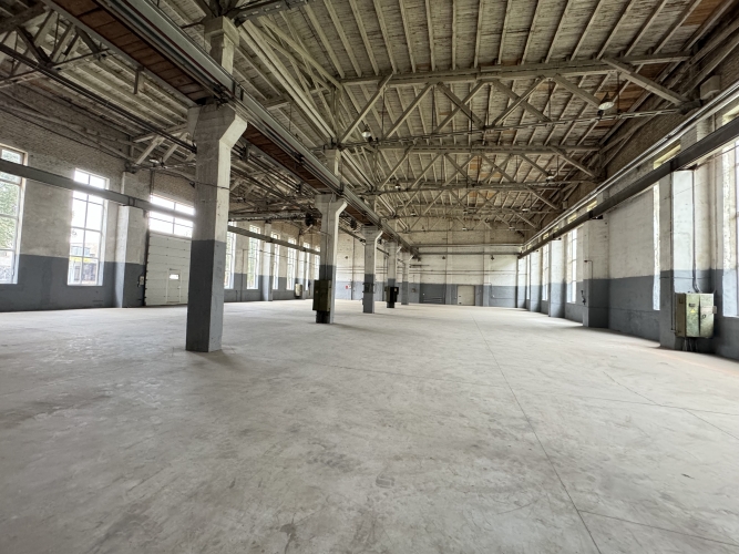 Sludinājumi. Jelgavas mašīnbūves rūpnīcā, Barona ielā 40 iznomāt noliktavas/ražošanas telpas.  Kopējā platība Cena: 2213 EUR/mēn Foto #1